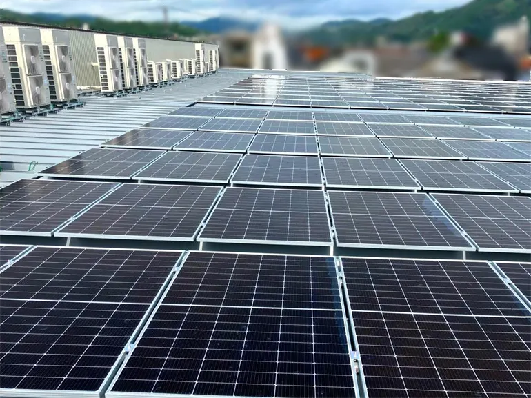 完全自家消費型太陽光発電導_商業施設屋根上_広島県三次市