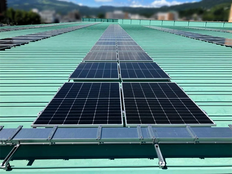 スーパー屋根上太陽光発電設備導入事例_大分県