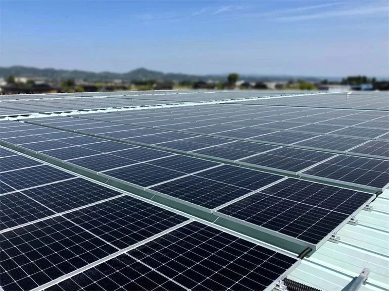 導入事例_自家消費型太陽光発電_バロー北陸第2物流センター_富山県南砺市