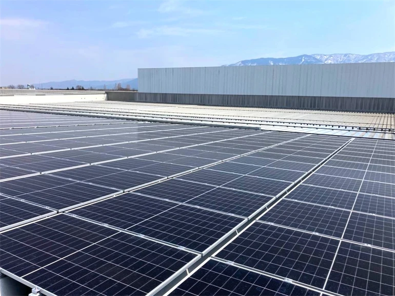 導入事例_自家消費型太陽光発電_バロー北陸物流センター_富山県南砺市