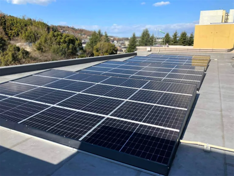 太陽光発電導入事例_奈良市立富雄第三小中学校様