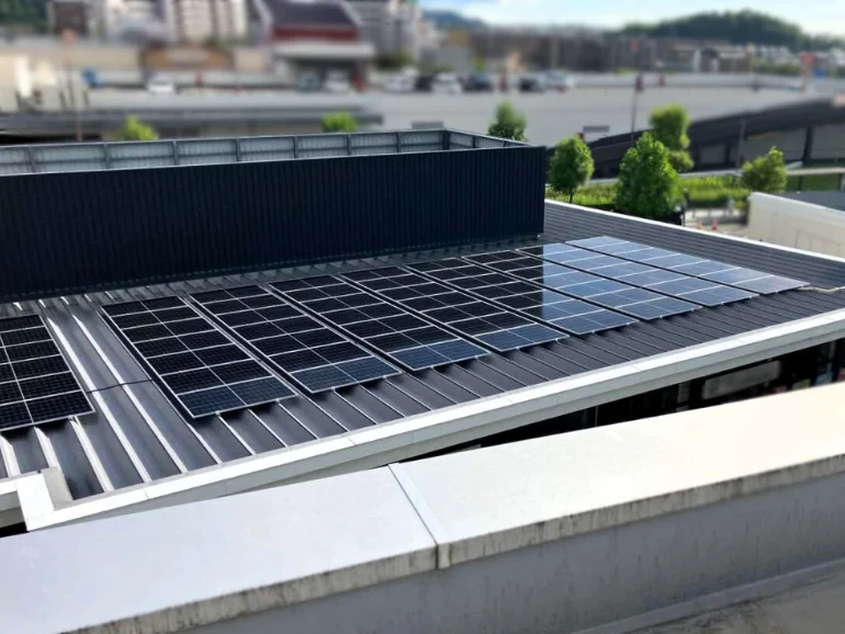 太陽光発電導入事例_商業施設_屋根上_京都府京田辺市
