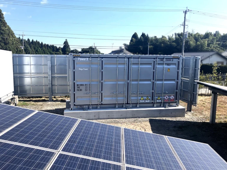 太陽光発電所併設型蓄電システム_ユニバーサルエコロジー施工実績