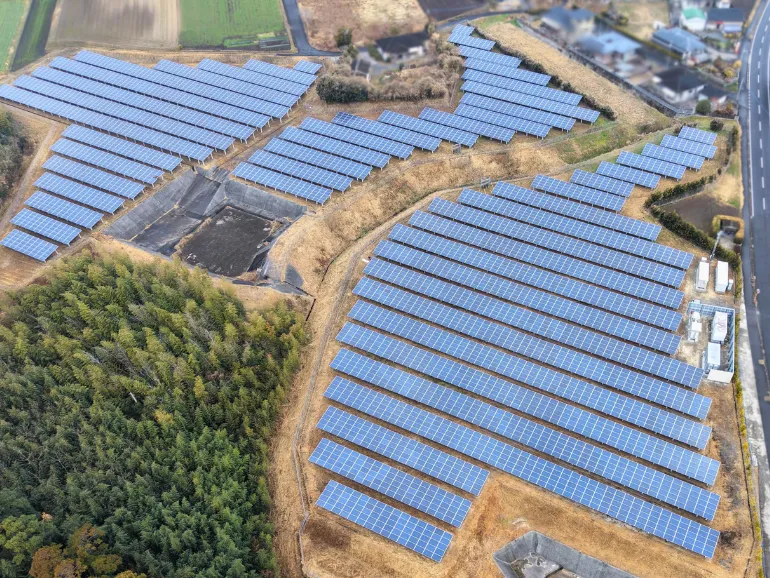 太陽光発電所併設型蓄電システム_ユニバーサルエコロジー施工実績